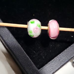 Pair of glass beads/charms 925